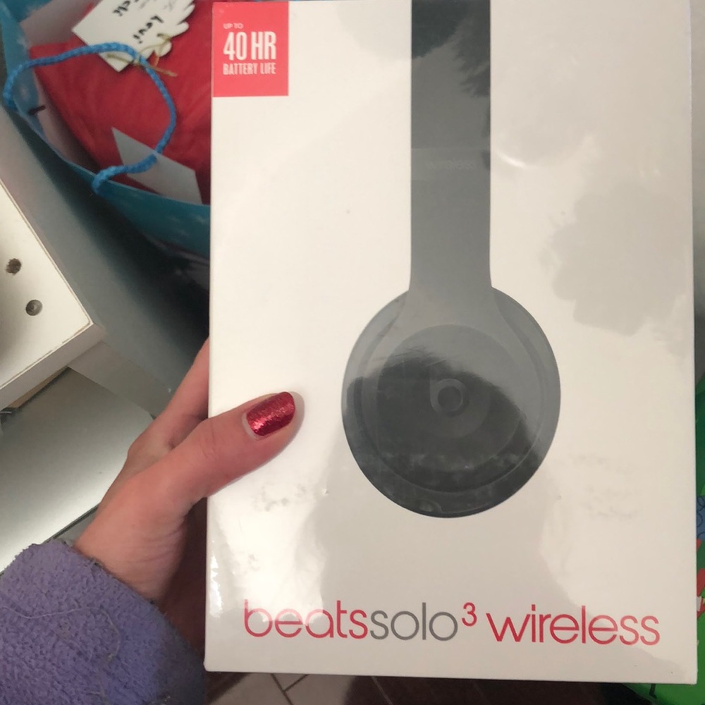 Brand new beatssolo3 wireless. Unboxed